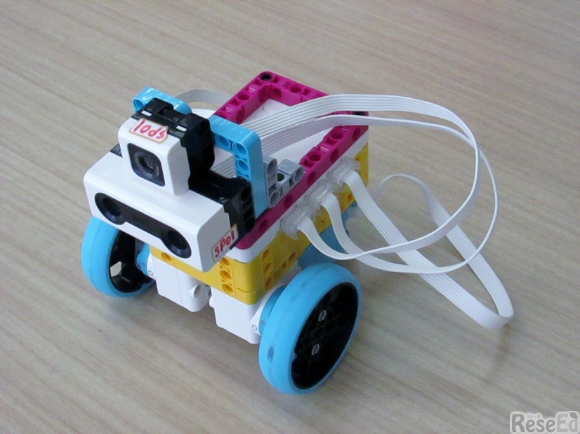 「SPIKEプライム」で組み立てられた「収穫作業自動化ロボット」