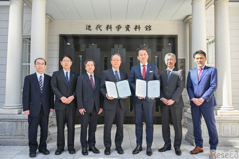 （左から）東京理科大学 村田貴司氏、瀬尾隆氏、矢部博氏、石川正俊氏、SAS Japan 手島主税氏、纐纈賢氏、絹谷明氏