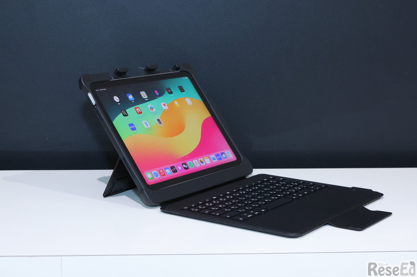 GIGAスクール対応の「STM Dux キーボード一体型ケース USB-C （第10世代iPad／A16チップ搭載iPad用）日本語配列」