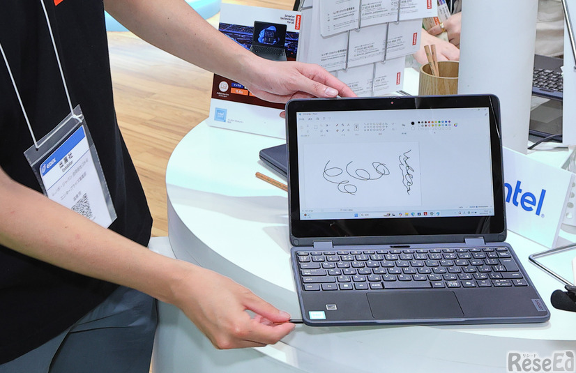 スタイラスペンは本体側面に格納、即時充電も