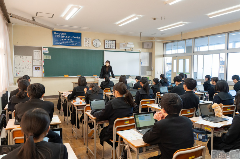 実証実験は大きなトラブルはなかったが、研修や資料を通じ「授業現場で迷わないように支援していく」(清水氏)という