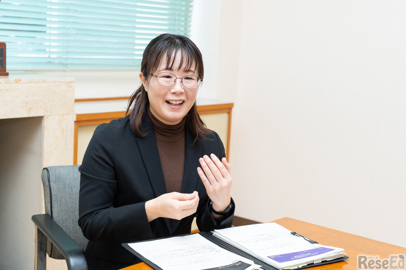 矢板東高等学校附属中学校で国語科を担当する小池●●教諭