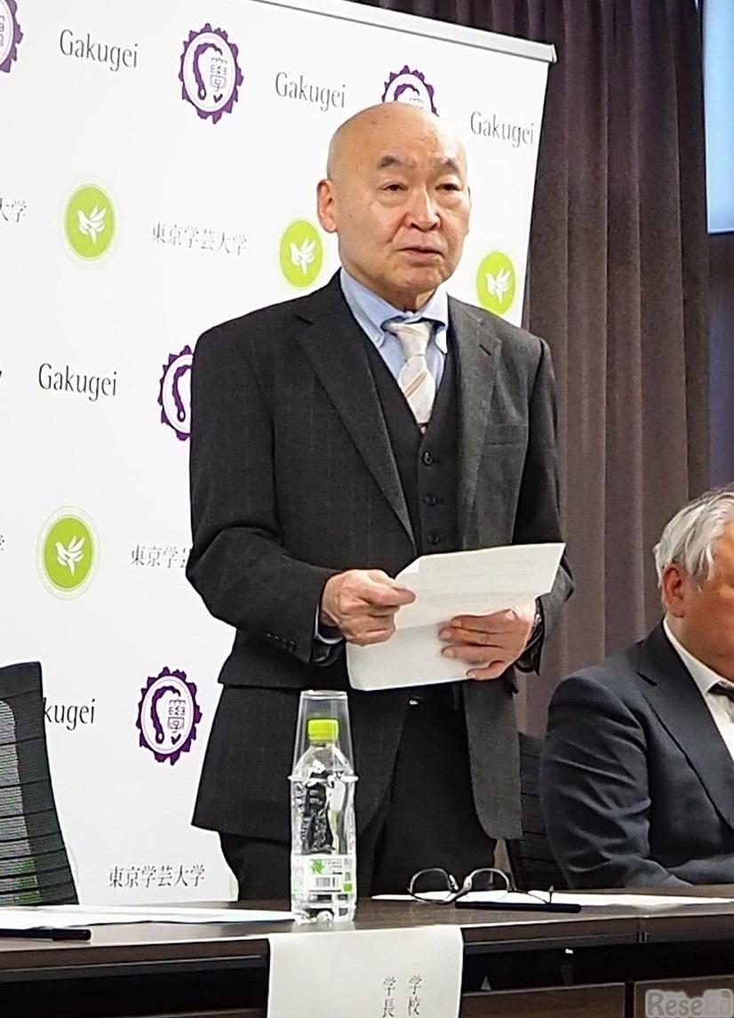 挨拶をする國分学長