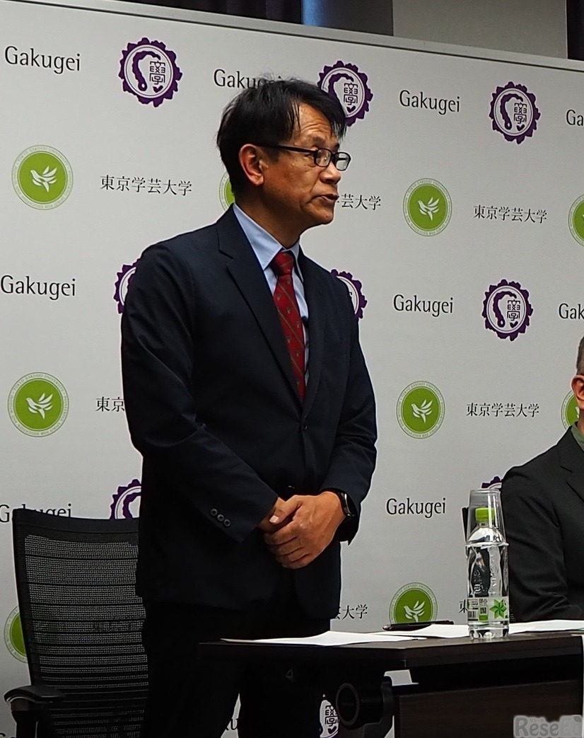 今後の展望などについて述べる田中副学長