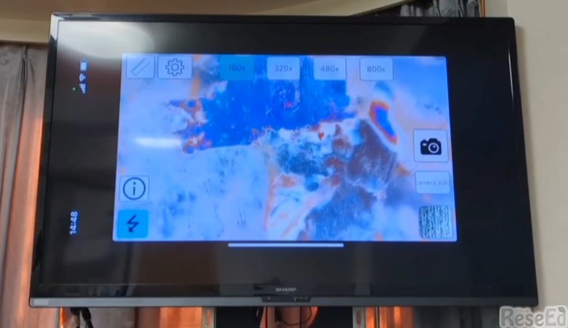 スマホとテレビをワイヤレスで接続すれば、大画面でみんなで観察することもできる