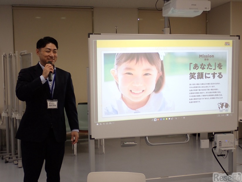 授業のようす（登壇者：チロルチョコ代表取締役社長 松尾裕二氏）