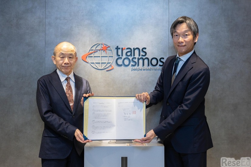 左：関西大学ビジネスデータサイエンス学部 学部長・鷲尾隆氏／右：トランスコスモス代表取締役共同社長・神谷健志氏