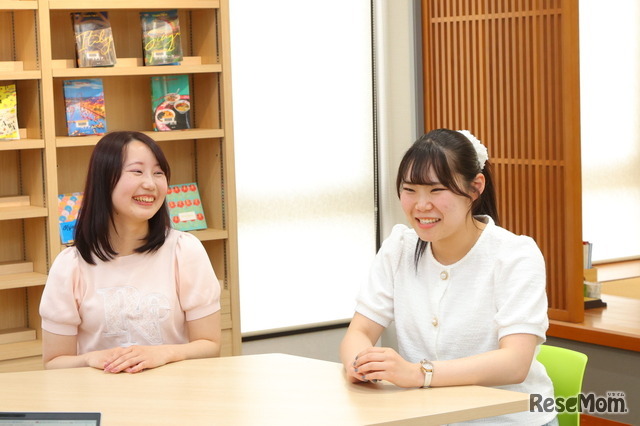 左から、ななさん（明海大学 ホスピタリティ・ツーリズム学部 観光専攻 4年生）とみくさん（明海大学 ホスピタリティ・ツーリズム学部 観光専攻 3年生）