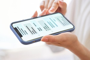 ChatGPT、若年層ほど「悩み相談」「雑談」に活用