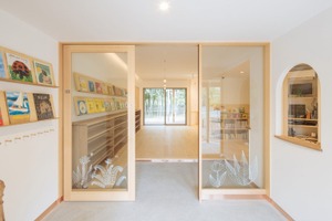 全国80施設の保育者研修を支援、コドモンとみんなのみらいが協定締結