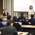 佐藤牧子先生と鈴木秀樹先生が公開授業を担当した