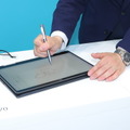 ペンスタイルで書き込むようす