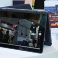 場面に応じたさまざまな使い方ができるコンバーチブルタイプの「Lenovo 300w Yoga Gen 4」