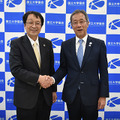 永田恭介 前会長（左）と藤井輝夫 新会長（右）