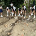 小学校で流域体験するようす