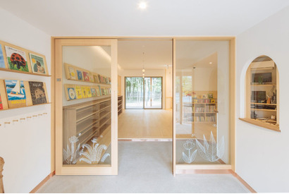 全国80施設の保育者研修を支援、コドモンとみんなのみらいが協定締結