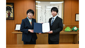 写真左：岡本幾子（大阪教育大学 学長）、右：鶴田浩之（スタディポケット代表取締役）