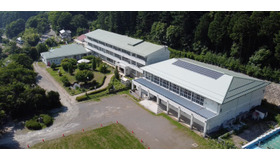 廃校になった公立小学校の校舎を活用して開校した大日向小学校