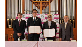 左より青山学院大学 稲積学長、青山学院 山本院長、山梨英和学院 大木院長、江口理事長