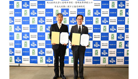 埼玉医科大学 竹内勤 学長、秀明中学校・高等学校 神原洋 校長が協定書に署名