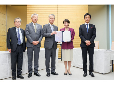 研究費を倍増へ、首相「基礎研究力は国力に直結」 画像