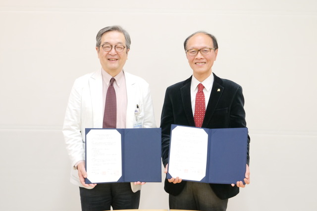 左：佐野武氏（がん研有明病院病院長）、右：平塚明氏（東京薬科大学学長）