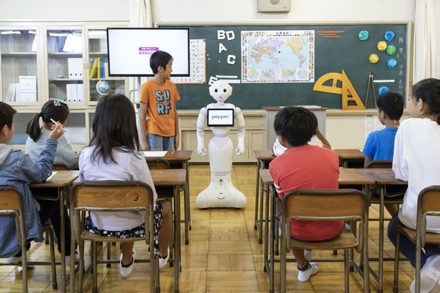人型ロボット「Pepper」を活用した授業プログラムのようす