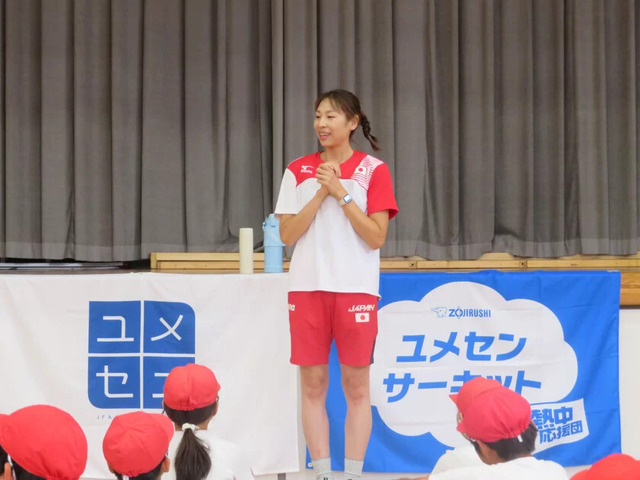 箱山愛香氏（関市立桜ヶ丘小学校実施のようす）