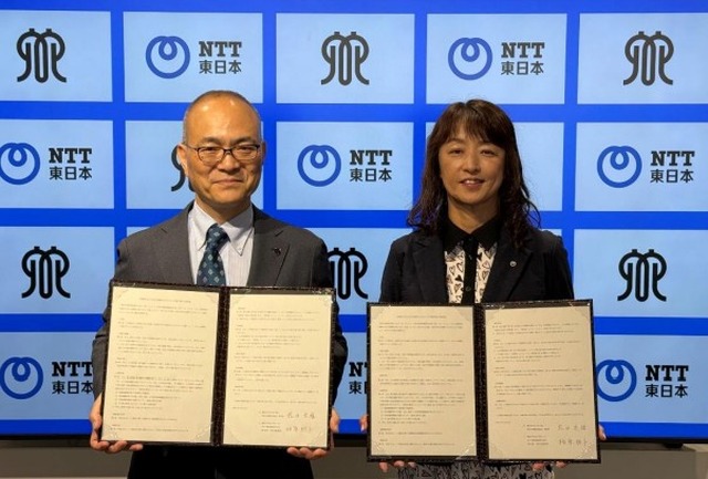 左：神奈川県教育委員会 教育長 花田忠雄氏 右：NTT東日本 執行役員 神奈川事業部長 相原朋子氏