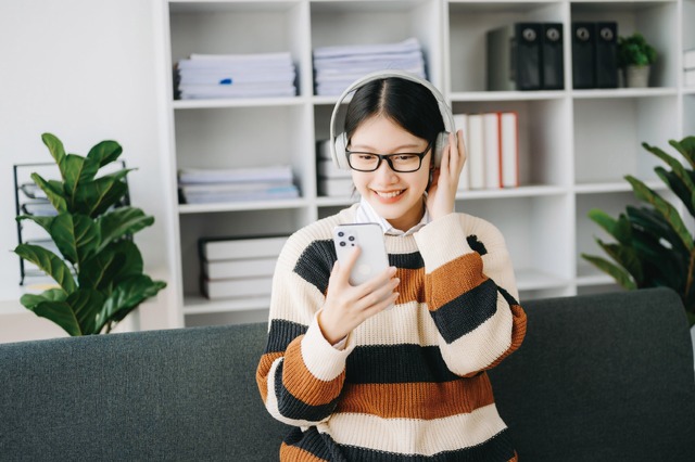 日本語の「話す力」を100点満点のスコアで評価する新テスト「JPETスピーキングテスト」　