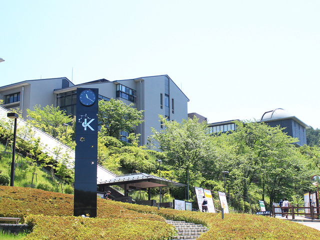 学生を巻き込む、双方向・参加型の大人数講義DXへの挑戦