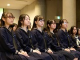 学校でサングラス着用、女子聖学院がZoffと連携…目を守る取組み 画像